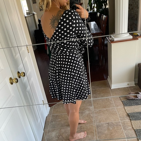 Stretchy polka dot dress! - Picture 2 of 4